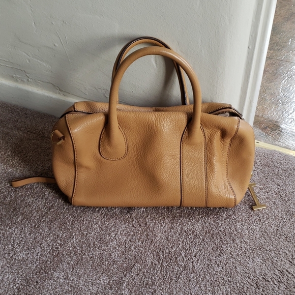 Isaac Mizrahi New York Camel Handbag Purse - Picture 6 of 7